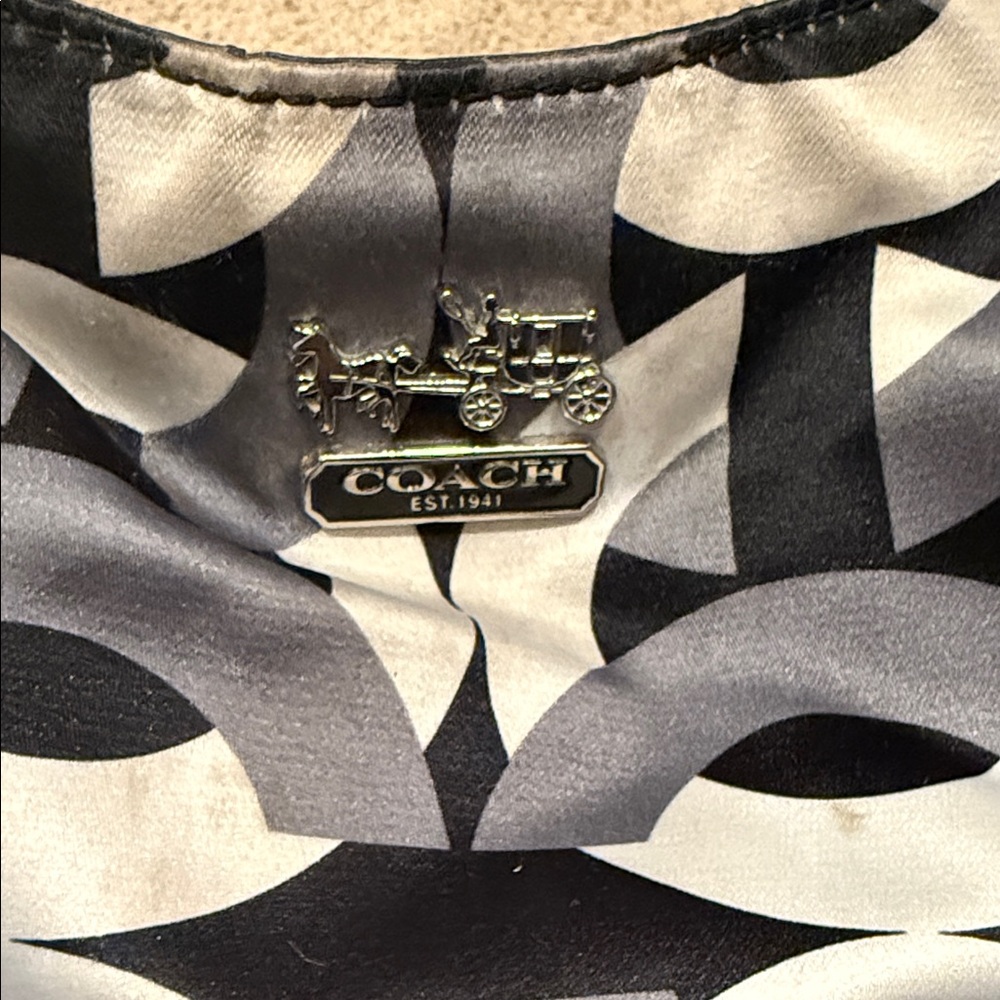 Coach purse - Picture 2 of 7